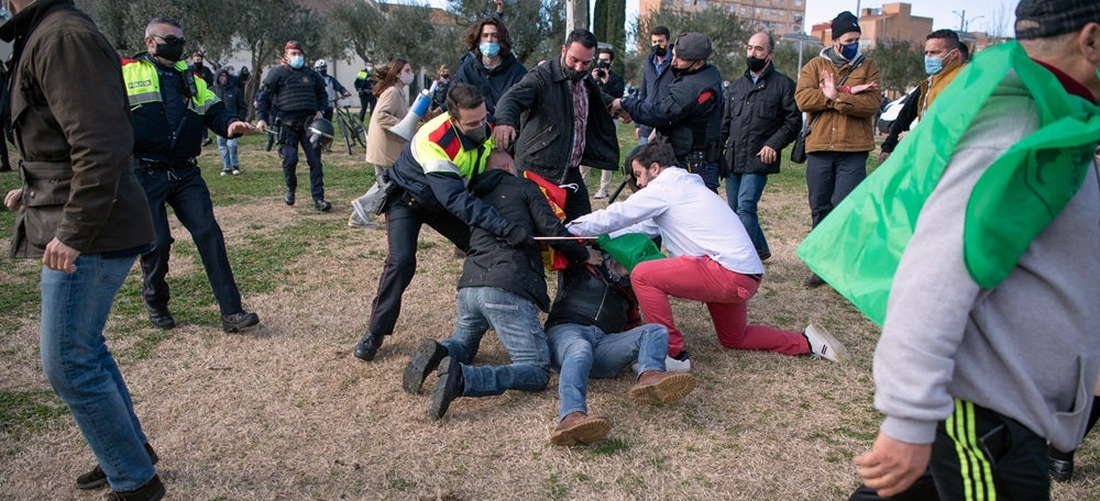 Foto portada: un moment de la batussa. Autor: Roger Benet.