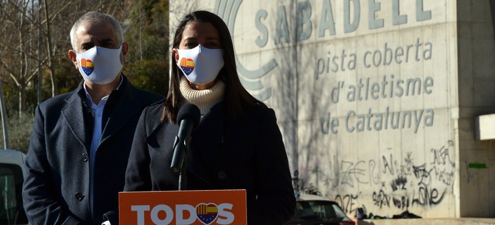 Foto portada: Carlos Carrizosa i Inés Arrimadas, aquest migdia a la pista coberta. Autor: J.d.A