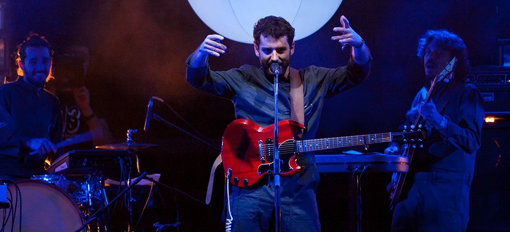 Foto pòrtada: El petit de Cal Eril en una actuació al Festival Embassa’t. Autor: M. A. Claveria.