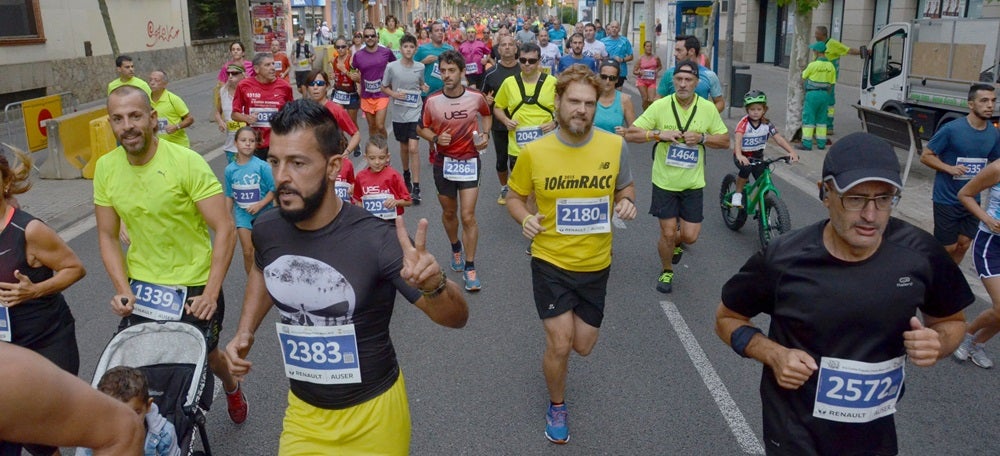 Foto portada: cursa popular a l'avinguda de Barberà. Autor: David B. 