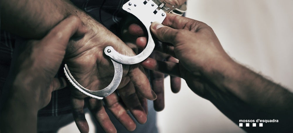 Foto portada: detenció dels Mossos. Autor: @Mossos via Twitter. 