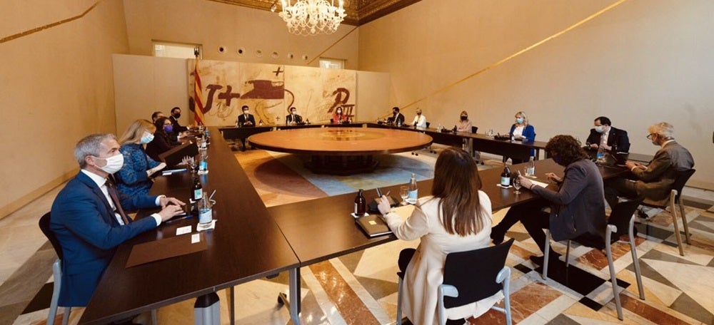 Foto portada: primera reunió del Govern Aragonés. Autor: Generalitat. 