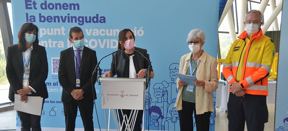 Representants de l'ICS, el Taulí, l'Ajuntament, el CatSatlut i el SEM, presentant el dispositiu aquest migdia. Autor: David B.