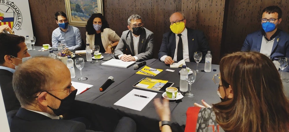 Foto portada: reunió d'Esquerra Republicana de Sabadell, la Cambra de Comerç i Joan Capdevila. Autor: cedida