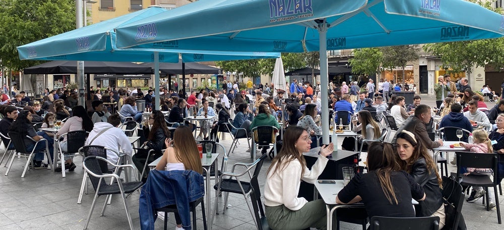 Primer dia amb restauració oberta fins les 23 hores. Autora: Júlia Ramon