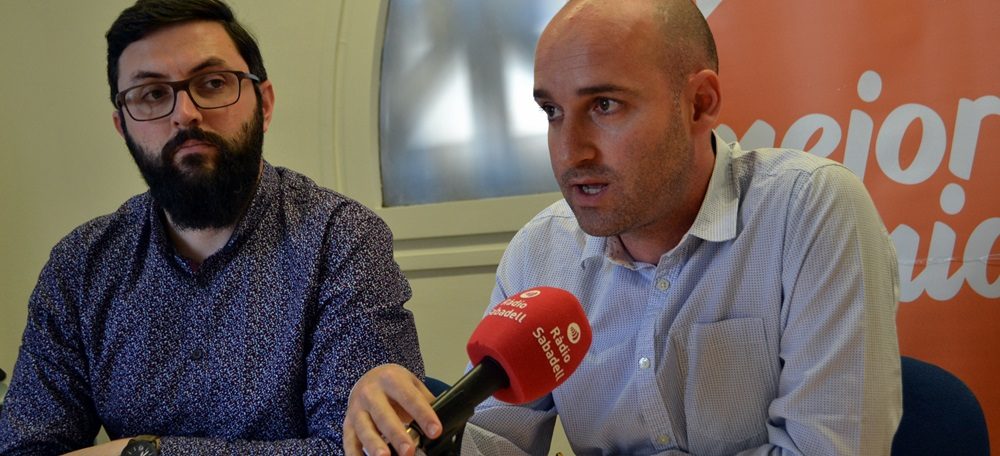 Foto portada: els regidors Ramón García i Adrián Hernández. Autor: J.d.A. 