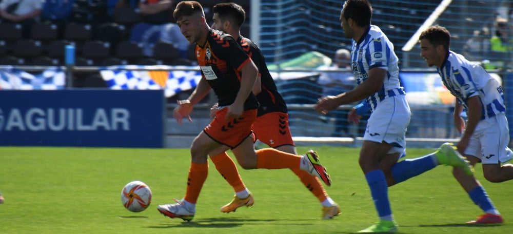 Foto portada: un moment de l'Atlético Baleares - Sabadell de la temporada 2021-2022. Autor: Críspulo Díaz / cedida.