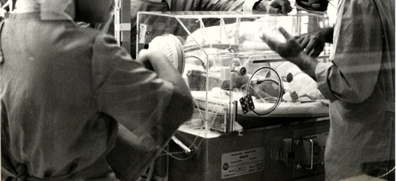 Foto portada: la clínica del Nen Jesús, a finals dels anys 80. Autor: cedida. 