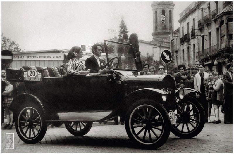 Ral·li de cotxes antics amb motiu de l'Aplec de la Salut 1972. Autor: Pere Farran, cedida per Feliu Pardo Soto.