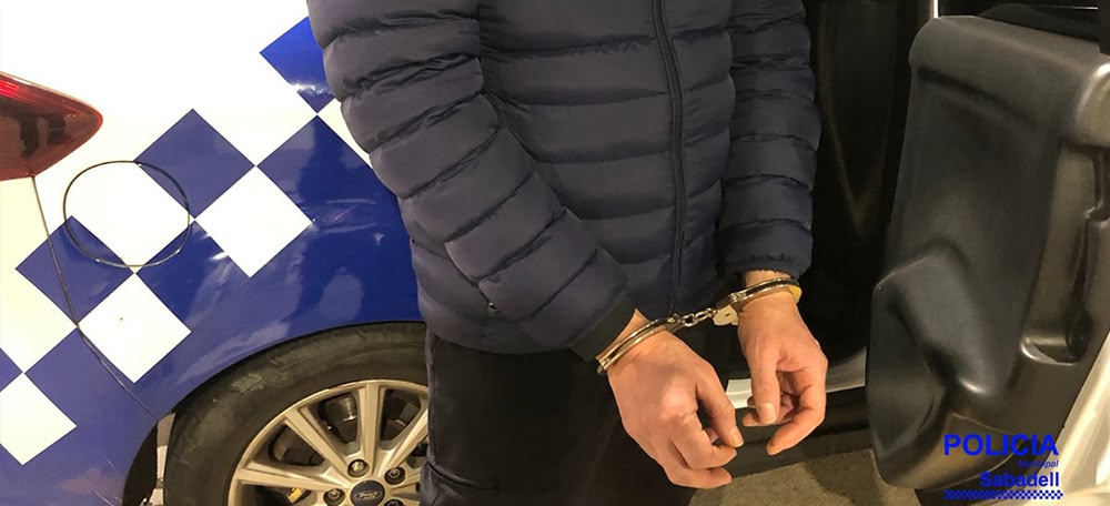 Detingut Policia Municipal