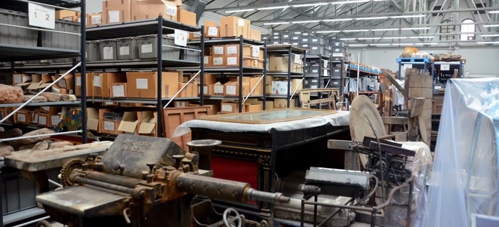 Magatzem del Museu d'Història de Sabadell, al carrer de l'Agricultura, el febrer de 2022. Autor: David B.