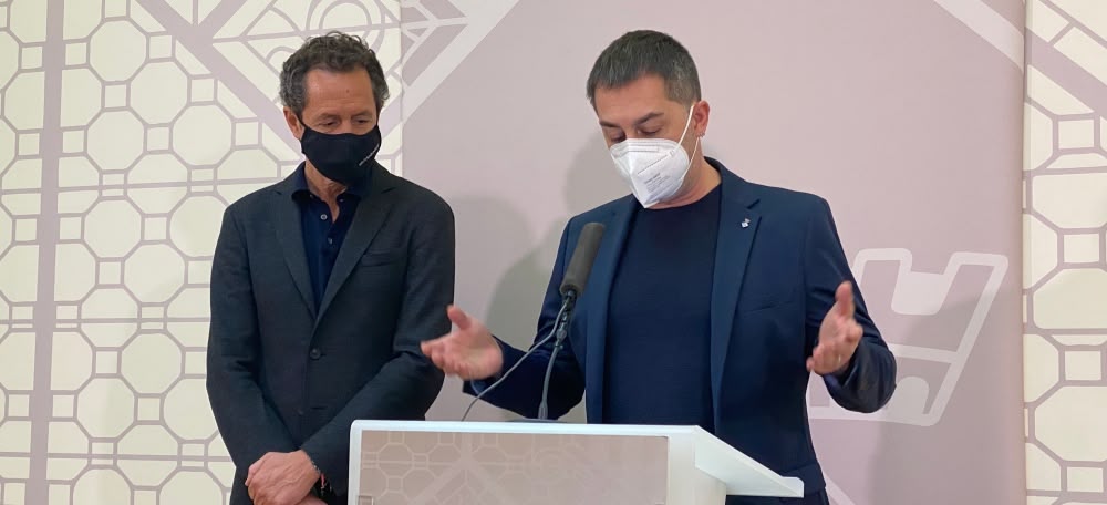 Foto portada: Carles de la Rosa i Lluís Matas durant la presentació del procés de cocreació de Sabadell Capital Cultural 2024. Autor: Àlex Bello