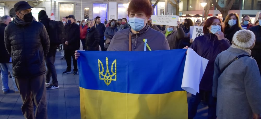 Un ucraïnès resident a Sabadell en la concentració d'aquest dimarts. Autor: David Chao.