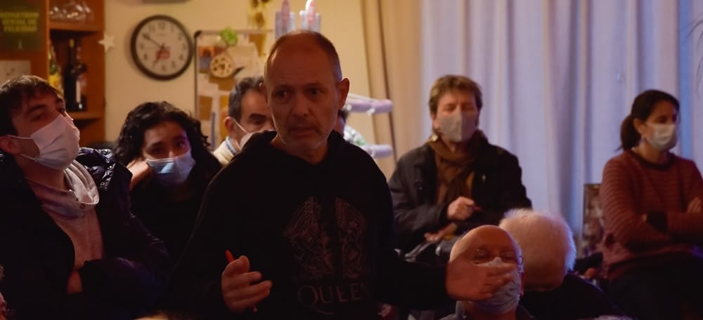 Trobada de veïns, entitats i polítics en contra de projecte 'Sabadel Surfcity'. Autor: David Chao.