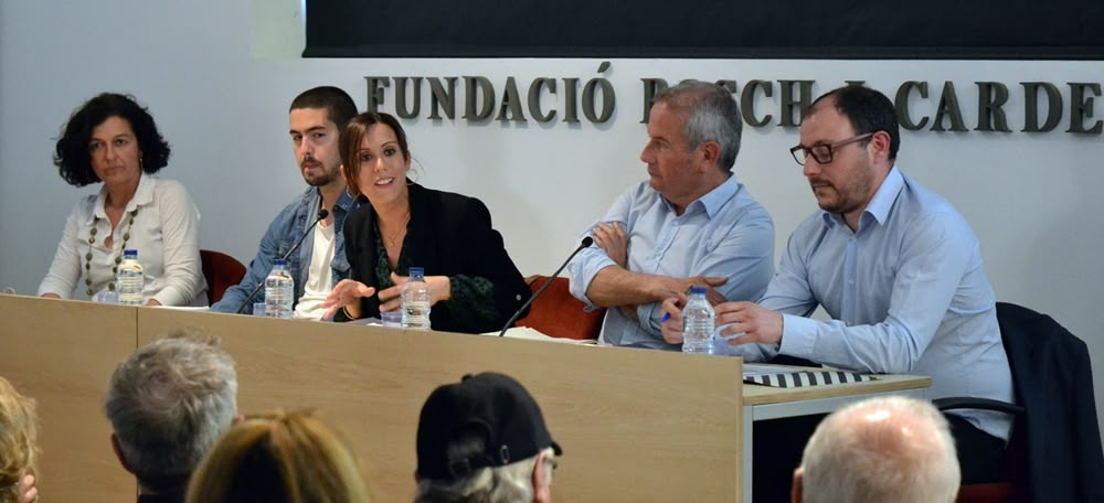 Foto portada: Mercè Argemí (Amics del Ripoll), l'ambientòleg Gerard Codina, l'alcaldessa de Sabadell, Marta Farrés, el cap d'Urbanisme, Toni Serra, i el president de la Xarxa Onion, Arnau Bonada, aquest vespre a la Fundació Bosch i Cardellach. Autor: J.d.A.