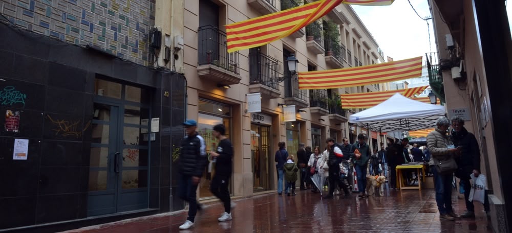 El carrer de Sant Antoni, aquest migdia. Autor: J.d.A.