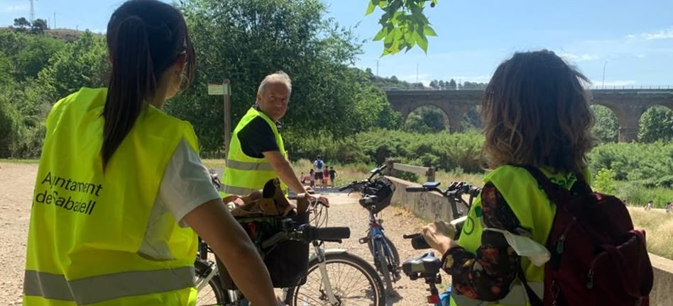 Foto portada: l'alcaldessa de Sabadell, Marta Farrés, d'esquenes i amb armilla, a la visita al Ripoll, aquest dilluns. Autor: Ajuntament. 