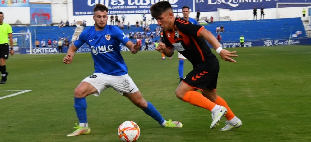 Aaron Rey ha estat molt actiu a la primera part. Autor: Crispulo Diaz