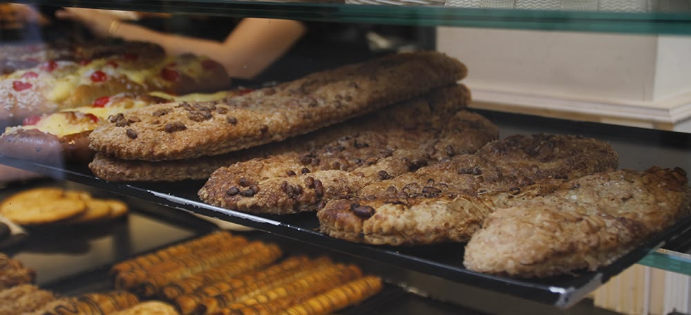 Foto portada: coques de Sant Joan. Autora: Lucia Marin.