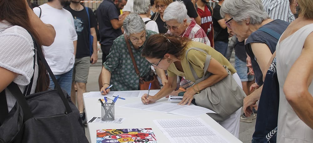 Concentarció a la plaça Doctor Rober per les 37 morts a la frontera de Melilla i la posició d'Espanya al respecte. Autora: Lucia Marin