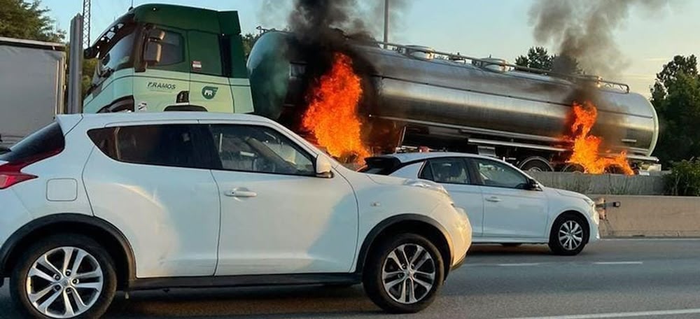Foto portada: retencions quilomètriques a l'AP-7, aquest matí. Autor: ACN. 