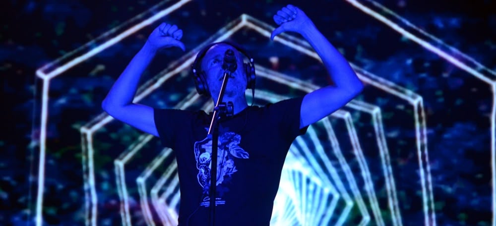 El vocalista i 'alma máter' de La Casa Azul, Guille Milkiway al Festival Observa 2022. Ara actuaran a la Festa Major. Autor: David B.