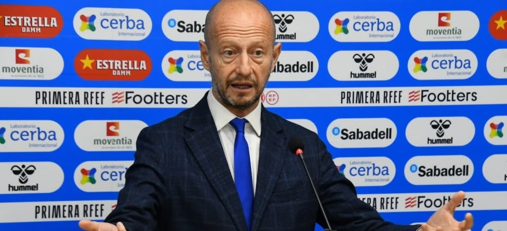 Esteve Calzada ha parlat durant 1 hora de futur del Sabadell. Autor: Críspulo Díaz