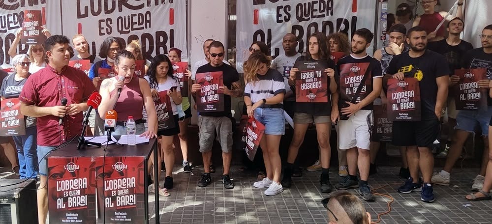 Foto portada: roda de premsa aquest matí. Autor: L'Obrera via Twitter. 