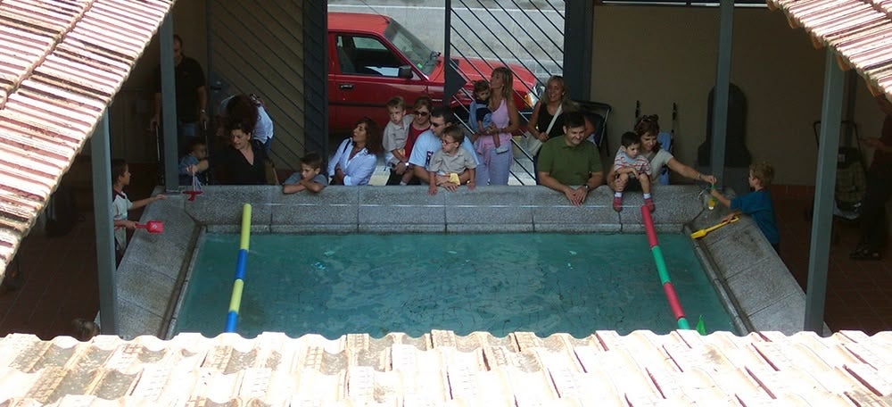 Foto portada: activitat familiar al safareig de la Font Nova, fa un temps. Autor: Ajuntament.