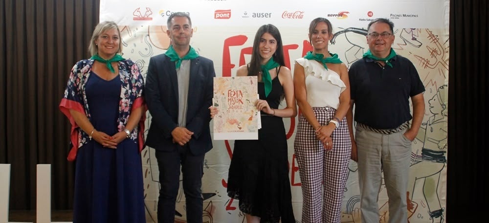 Foto portada: la regidora d'Esports, Laura Reyes, el de Cultura, Carles de la Rosa, la guanyadora del concurs, l'alcaldessa Marta Farrés, i el president de la TUS, Paco López, organitzadors del concurs. Autora: Lucía Marín. 
