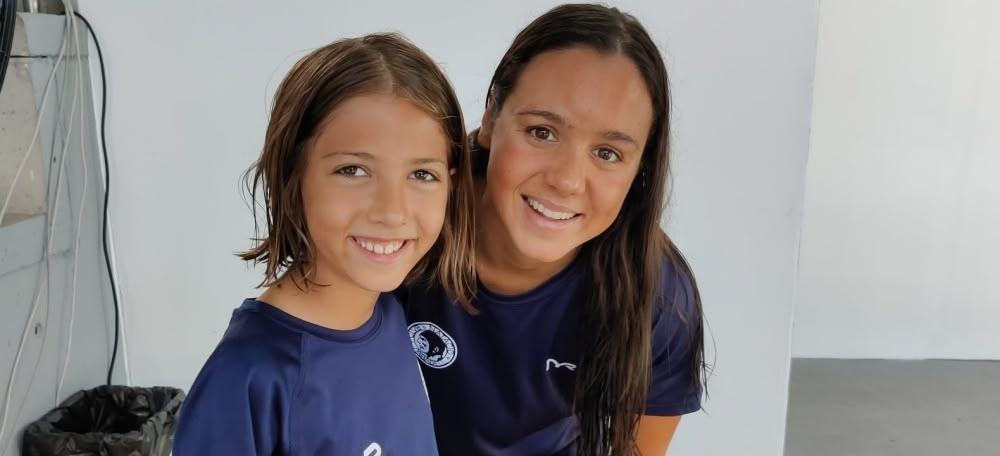 Cata Corró amb una jove seguidora, Autor: J.Sánchez