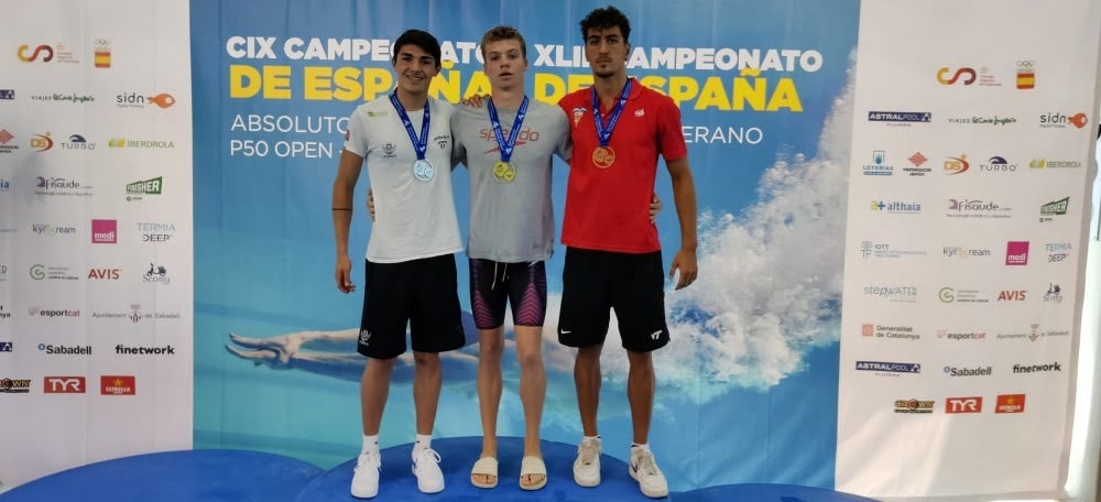 León Marchand, al centre, l'estrella de l'Open. Foto: J.Sánchez