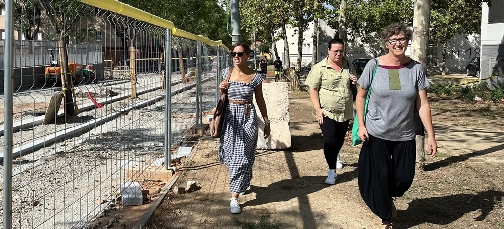 Foto portada: Farrés, visitant les obres de reurbanització del carrer de Concha Espina, entre l'IES Ribot i Serra, el CAP Sud i el Mercat de Campoamor. Autor: Ajuntament. 