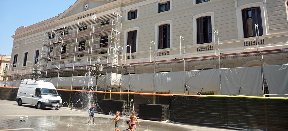 Nova pintura de l'ajuntament despres de la restauració. Autor: David B.