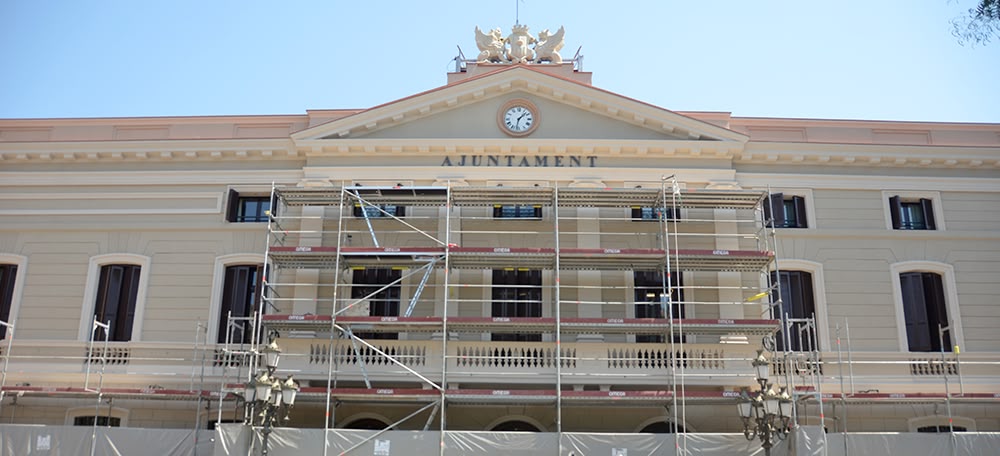 Nova pintura de l'ajuntament despres de la restauració. Autor: David B.