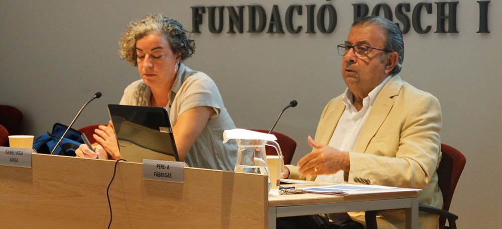 Foto portada: la directora de la FBC, Isa Vega, i Pere A. Fàbregas, aquest dimecres. Autora: Lucía Marín. 