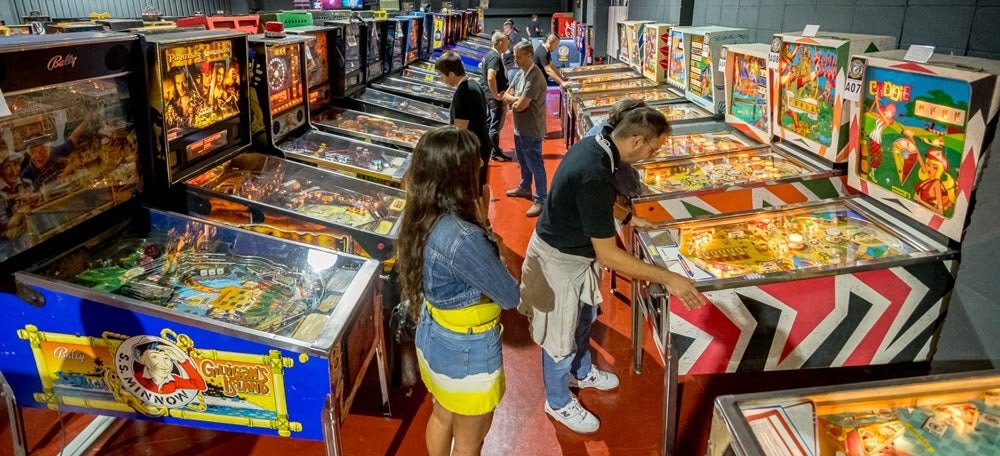 Foto portada: un moment del torneig de pinball. Autor: cedida.