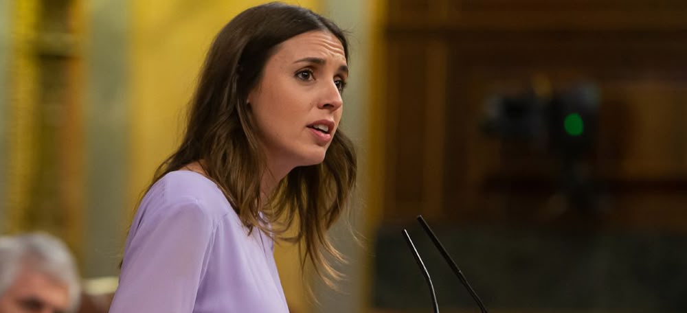 La ministra d'Igualtat, Irene Montero, a la tribuna de l'hemicicle del Congrés en el debat de la llei del 'només sí és sí'

Data de publicació: dijous 26 de maig del 2022
Autor: Congrés dels Diputats
