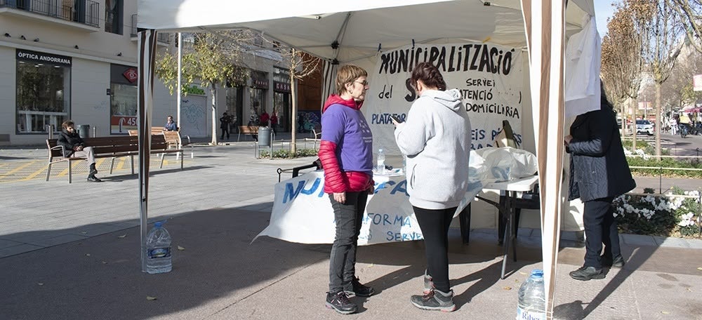 Foto portada: carpa del SAD al Passeig, aquest dijous. Autor: Izan Vizuete.