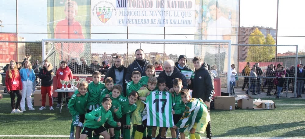 El Betis ha regalat una samarreta de Joaquin al Can Rull. Autor: J.Sánchez