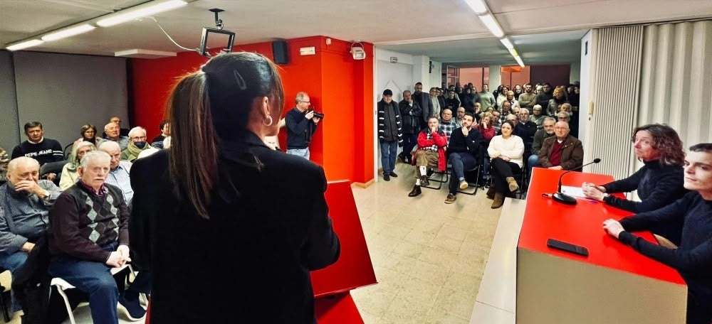 Foto portada: l'alcaldessa de Sabadell, Marta Farrés, a l'assemblea de militants socialistes que la va proclamar. Autor: PSC via Twitter. 