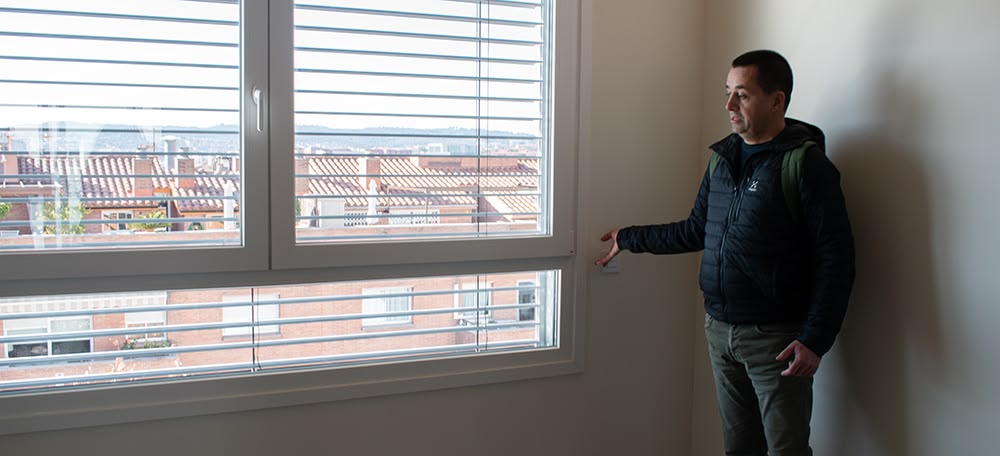 Foto portada: interior d'un dels pisos de lloguer de la carretera de Barcelona, aquest matí. Autor: Izan Vizuete. 