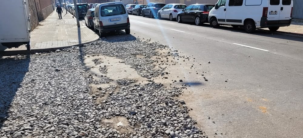 Foto portada: una de les imatges facilitades pel lector del número 128 del carrer dels Buxeda. Autor: X.Solsona.