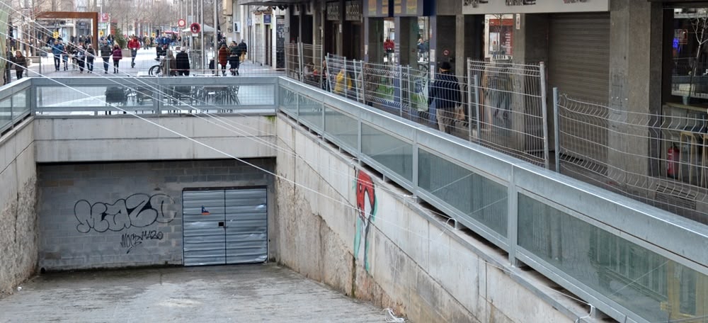 Foto portada: futura entrada del pàrquing del Passeig de la plaça Major. Autor: J.d.A.