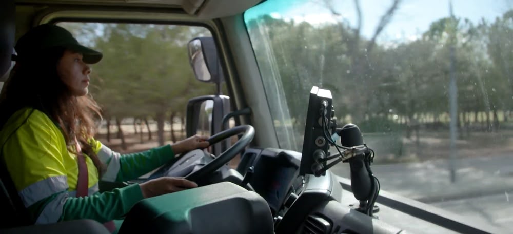 Foto portada: una captura del vídeo fet per l'empresa SMATSA amb motiu del 8-M. 