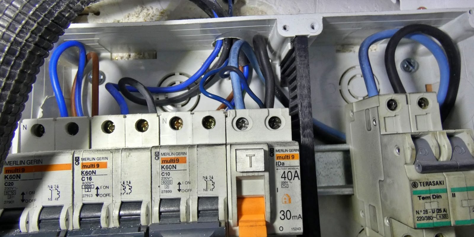 Foto portada: el quadre de llums. Font: @mossos