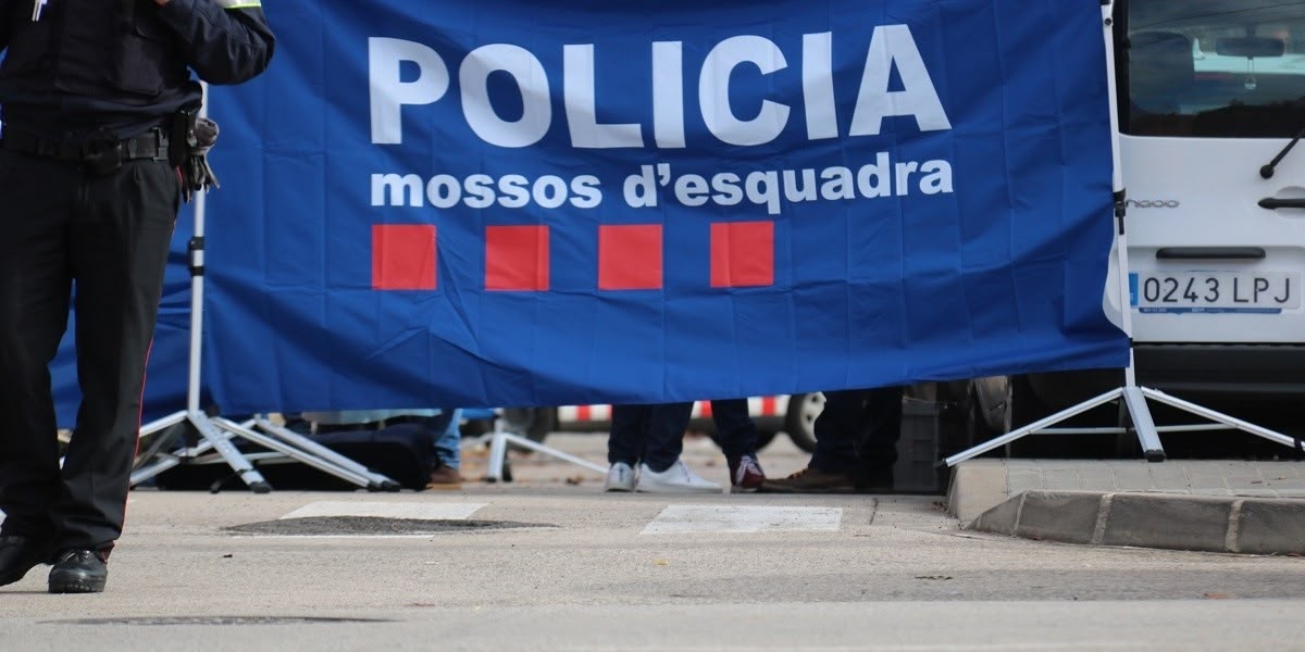 Foto portada: un dispositiu per un homicidi, en una imatge de l'arxiu. Autor: Mossos.