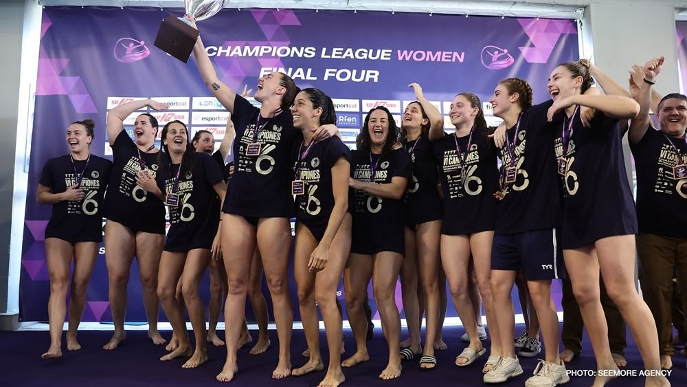 Eufòria entre les jugadores del Sabadell. Autor: @lenaquatics via Twitter.