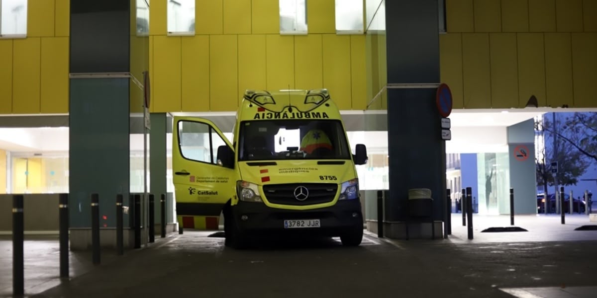 una ambulància a les urgències del Parc Taulí. Autora: Alba Garcia
