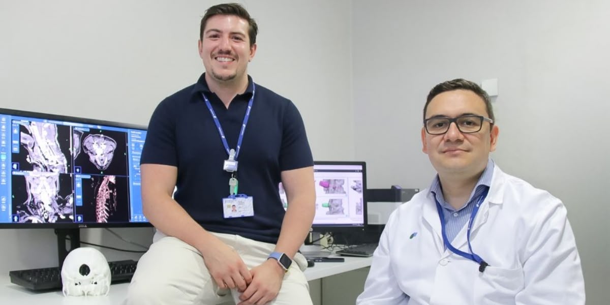 Dr. Jorge _Herrería i Dr. Fabián Romero, del servei de neurocirurgia del Parc Taulí